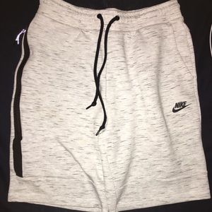 Nike Tech Fleece Shorts Size Large